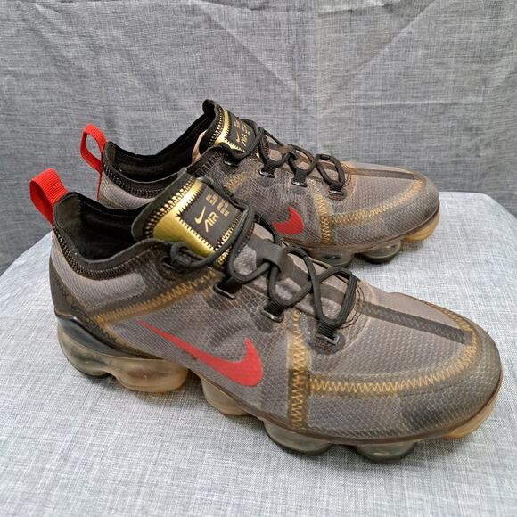%Nike Air Vapormax 2019 Black Metallic Gold Women Size 9 / A 30 main image 7